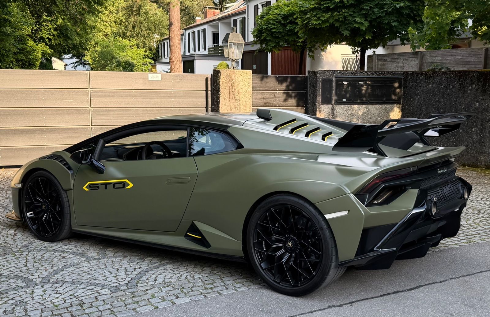Lamborghini HURACAN STO AD PERSONUM SPECIAL CARBON LIFT FULL