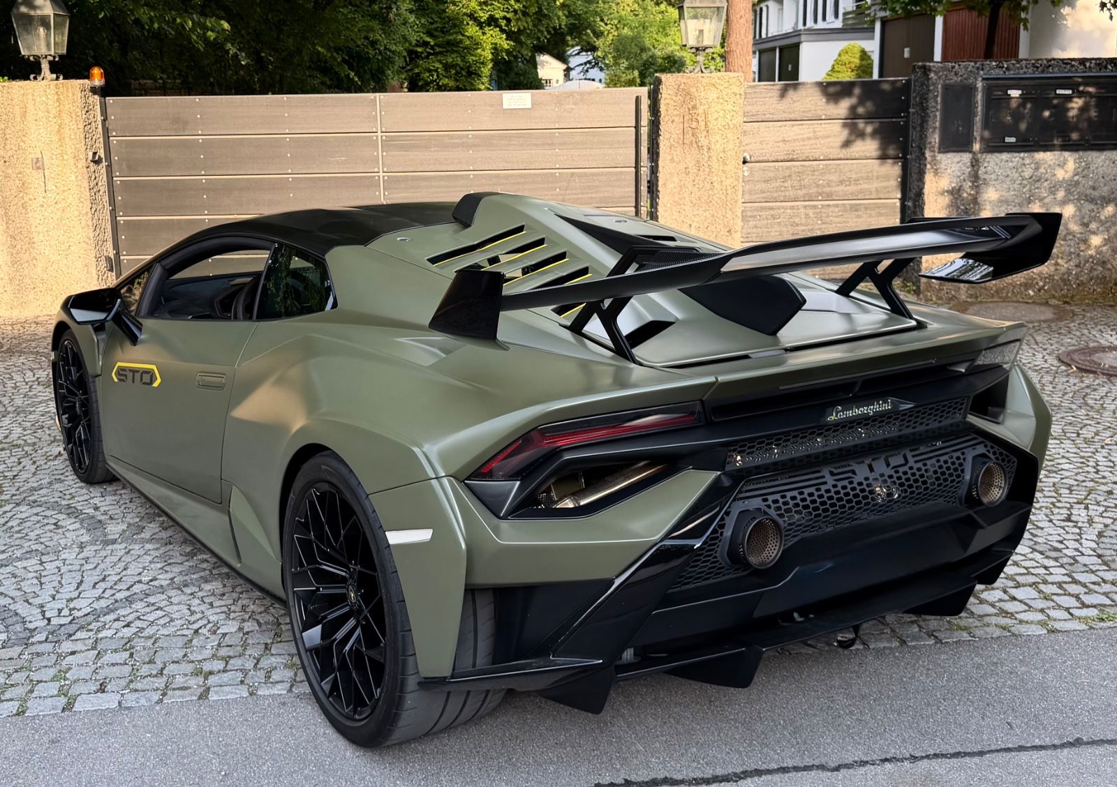 Fahrzeugabbildung Lamborghini HURACAN STO AD PERSONUM SPECIAL CARBON LIFT FULL