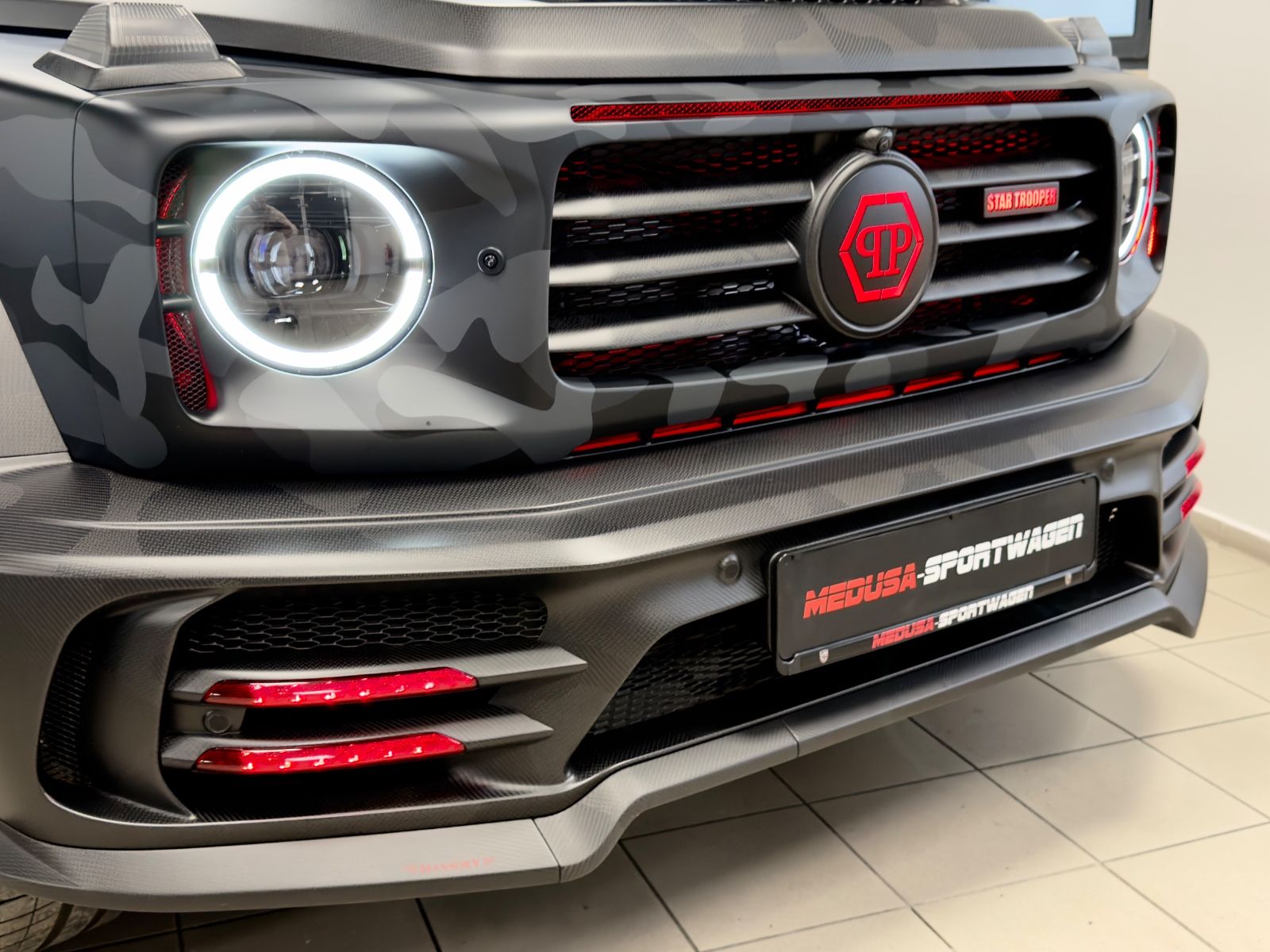 Fahrzeugabbildung Mercedes-Benz G 63 AMG MANSORY&PHILIPP PLEIN 1OF7 STAR TROOPER