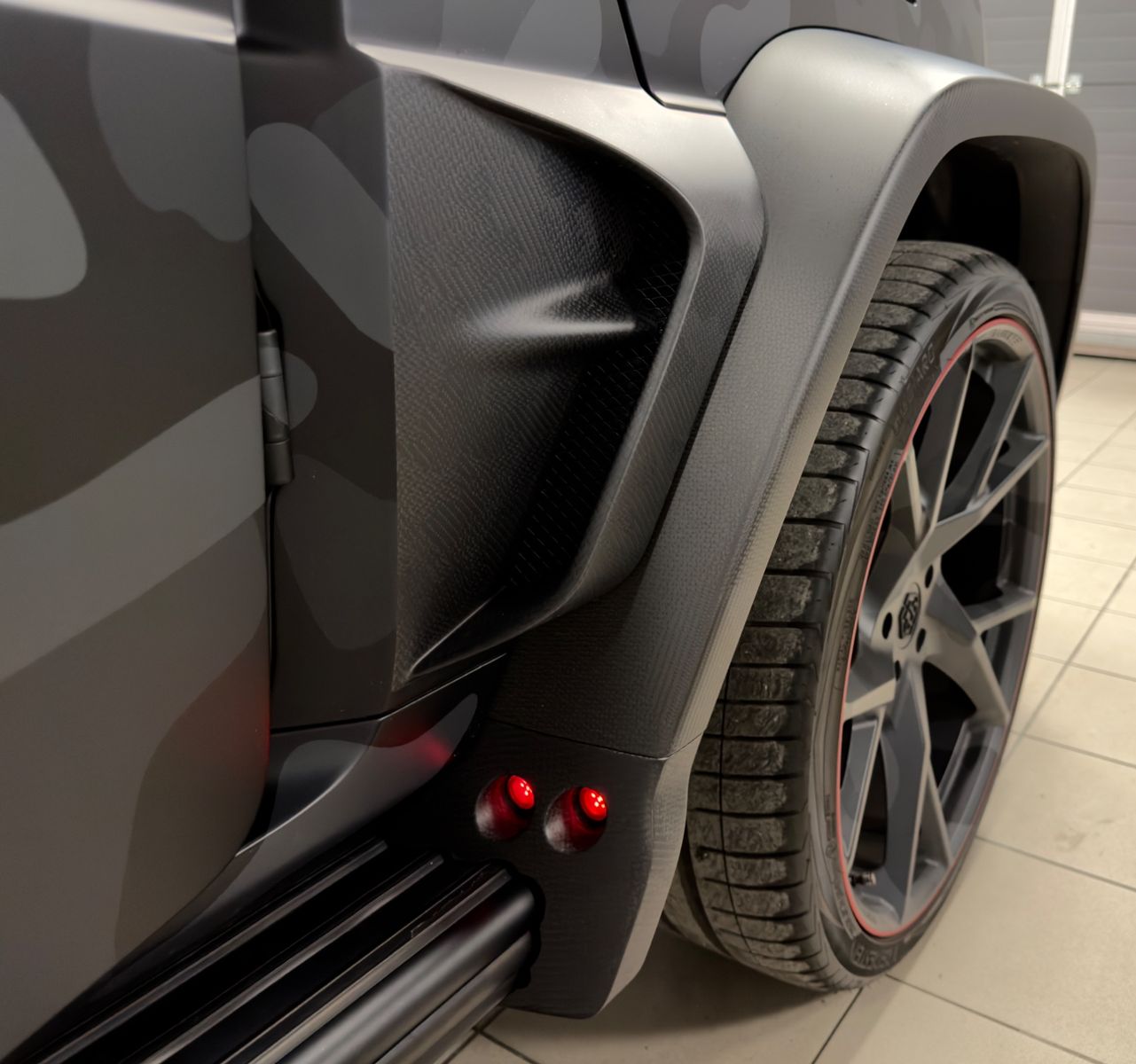 Fahrzeugabbildung Mercedes-Benz G 63 AMG MANSORY&PHILIPP PLEIN 1OF7 STAR TROOPER