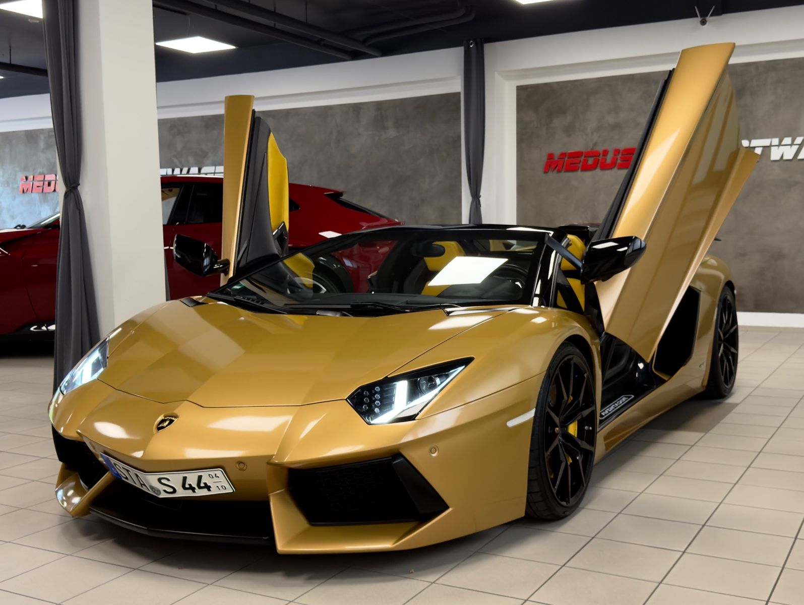 Fahrzeugabbildung Lamborghini AVENTADOR LP 700-4 ROADSTER NOVITEC EINZELSTÜCK!