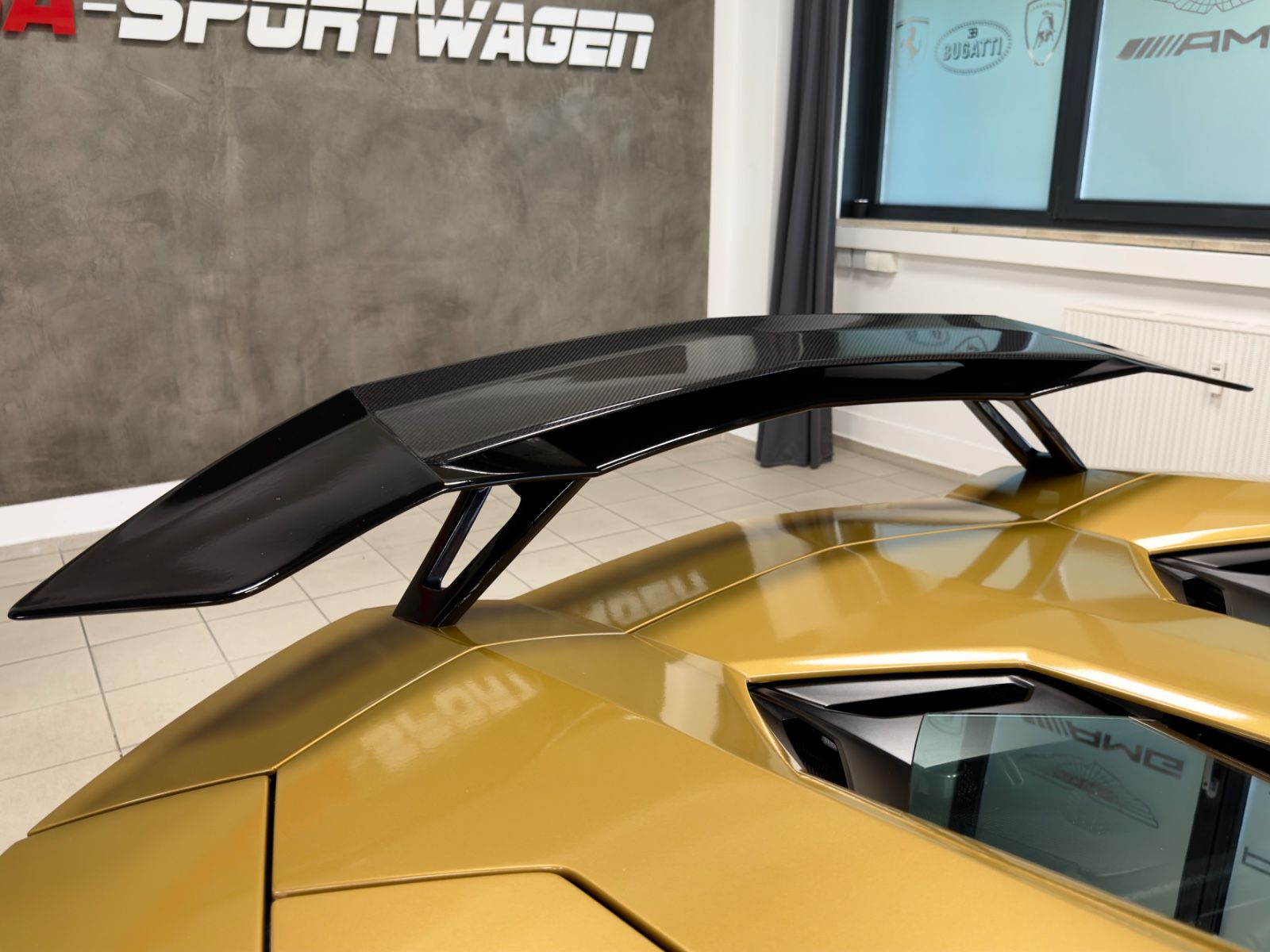 Fahrzeugabbildung Lamborghini AVENTADOR LP 700-4 ROADSTER NOVITEC EINZELSTÜCK!