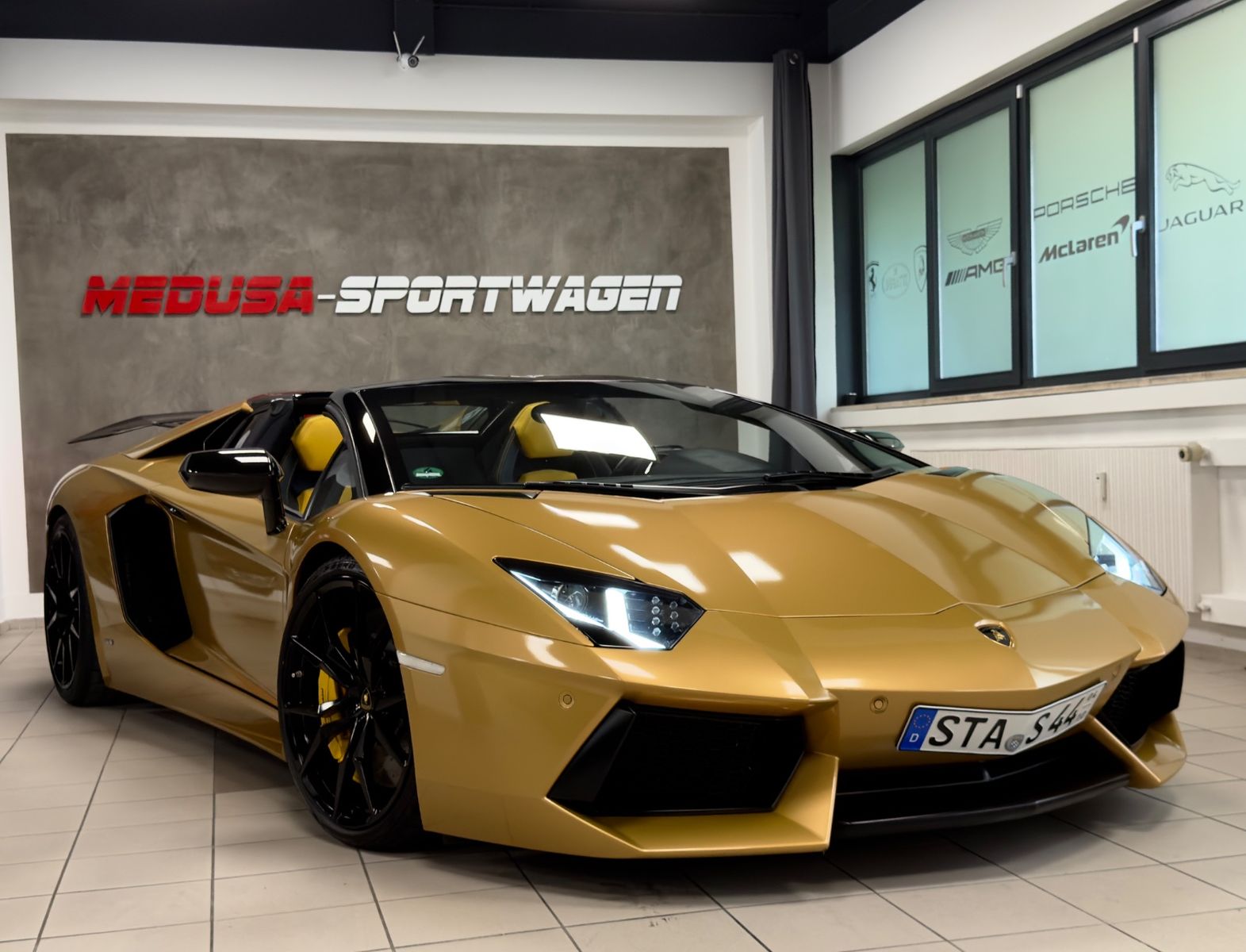 Fahrzeugabbildung Lamborghini AVENTADOR LP 700-4 ROADSTER NOVITEC EINZELSTÜCK!