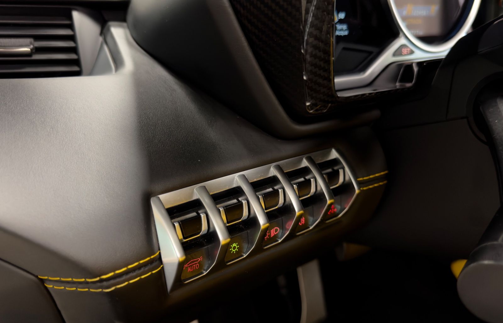 Fahrzeugabbildung Lamborghini AVENTADOR LP 700-4 ROADSTER NOVITEC EINZELSTÜCK!