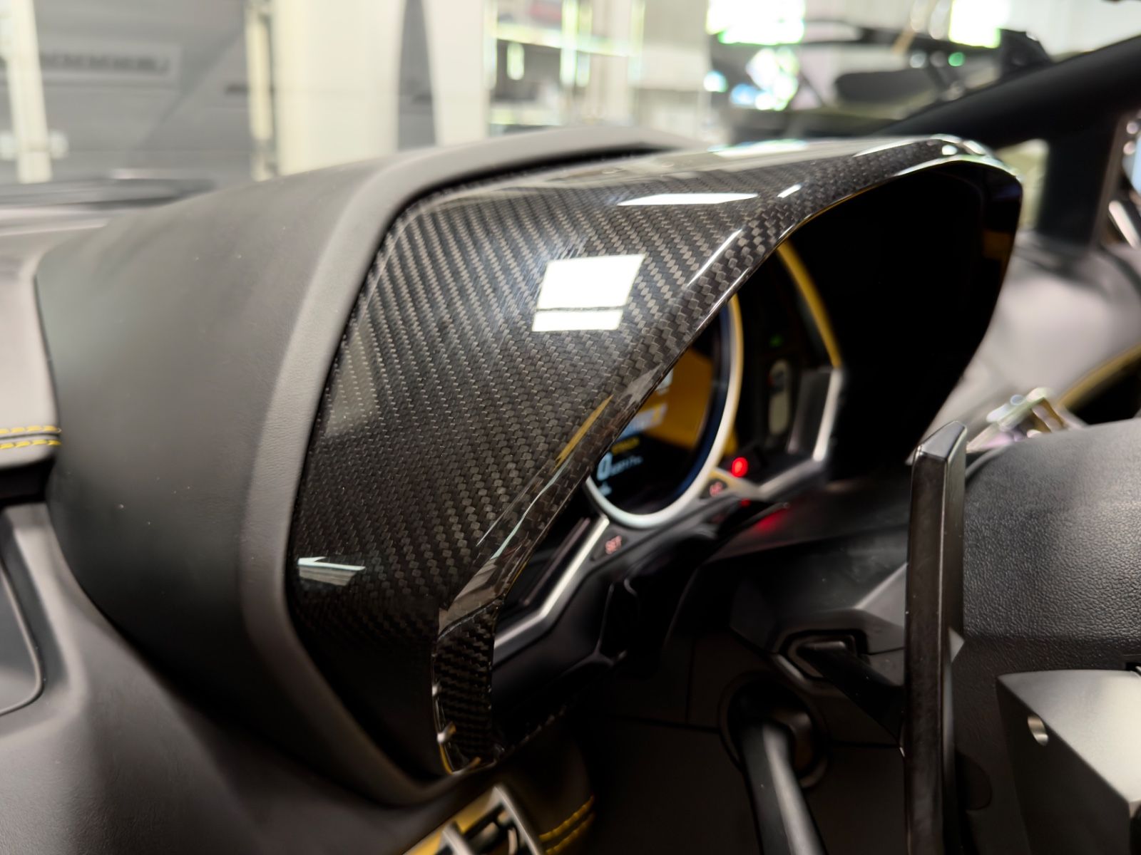 Fahrzeugabbildung Lamborghini AVENTADOR LP 700-4 ROADSTER NOVITEC EINZELSTÜCK!