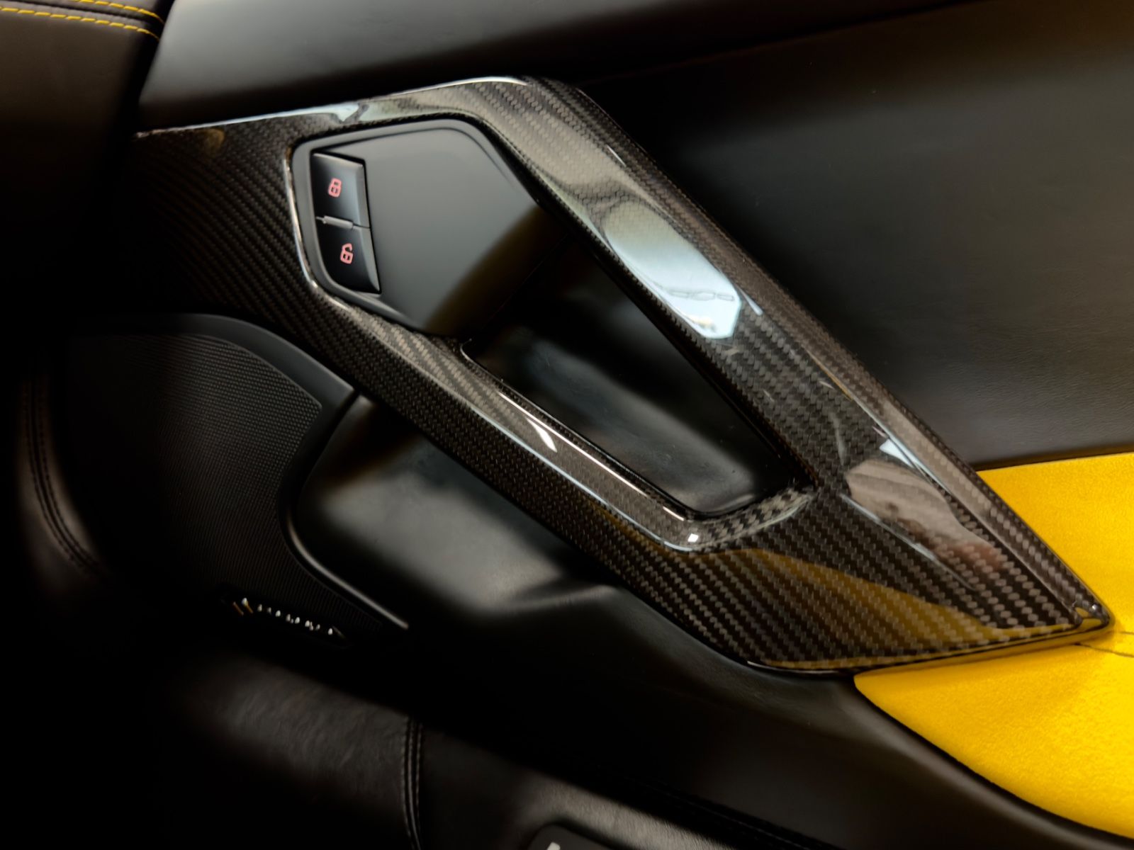Fahrzeugabbildung Lamborghini AVENTADOR LP 700-4 ROADSTER NOVITEC EINZELSTÜCK!
