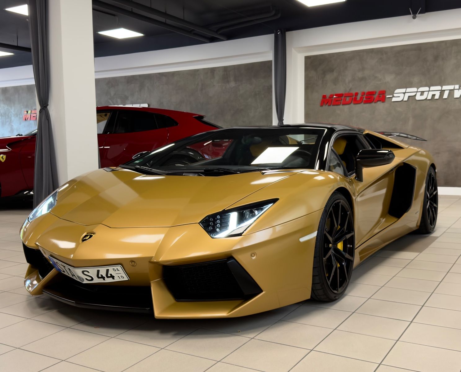 Fahrzeugabbildung Lamborghini AVENTADOR LP 700-4 ROADSTER NOVITEC EINZELSTÜCK!